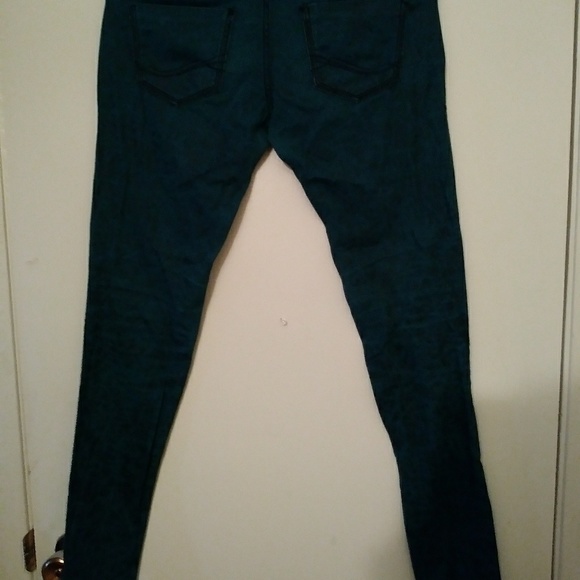 Almost Famous Green Skinny Jeans - Picture 3 of 4